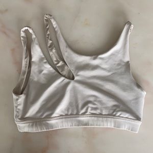 LAST CHANCE Alo peak bra in white medium